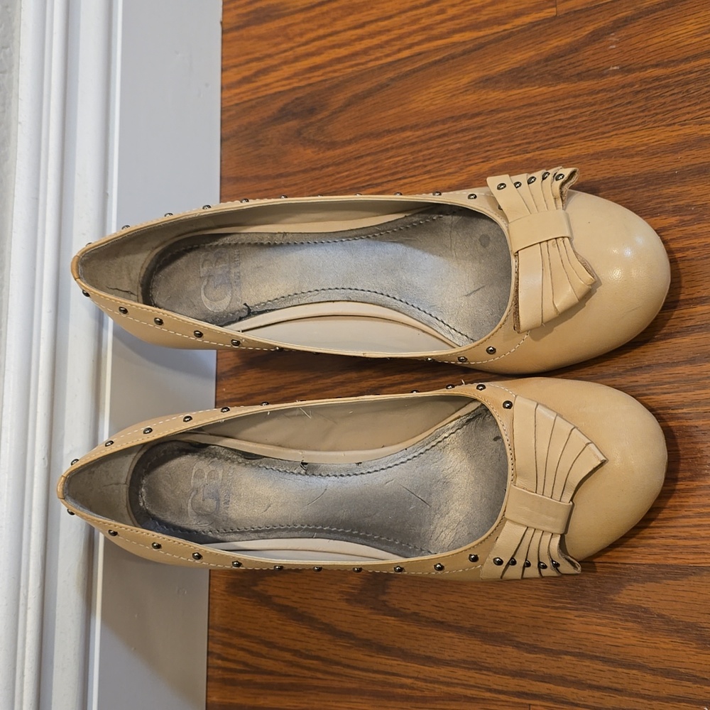 Gianni Bini Leather Studded Cream Color Heels